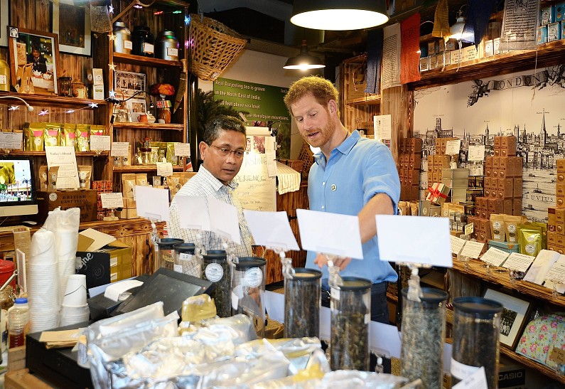 Принц Гарри удивил посетителей лондонского рынка своим неожиданным появлением