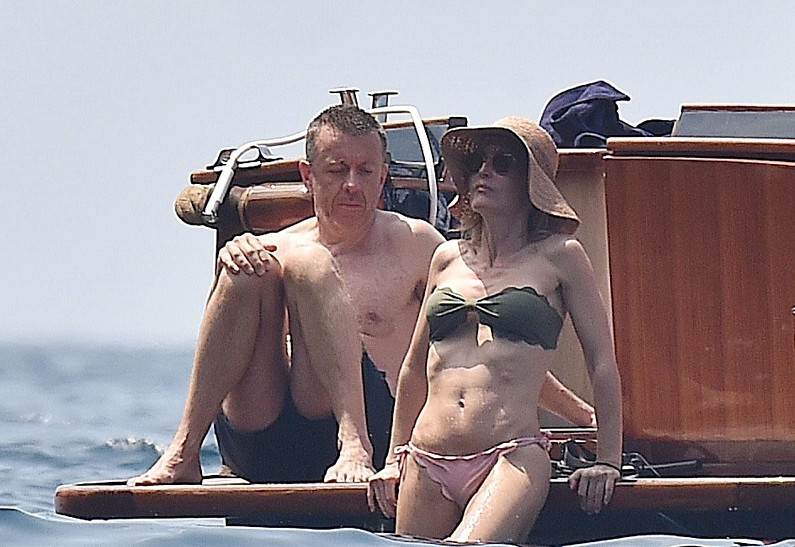 Джиллиан Андерсон и Питер Морган наслаждаются отдыхом в Портофино