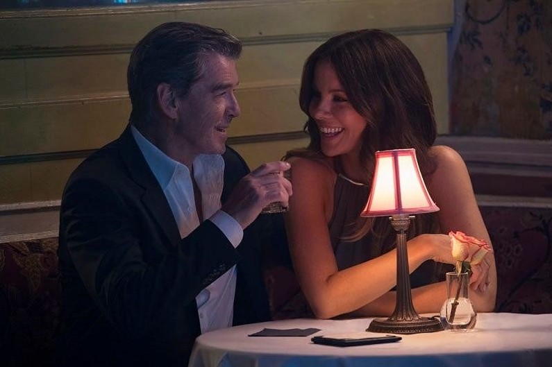 Кейт Бекинсейл, Пирс Броснан и другие в трейлере фильма «Единственный живой парень в Нью-Йорке»