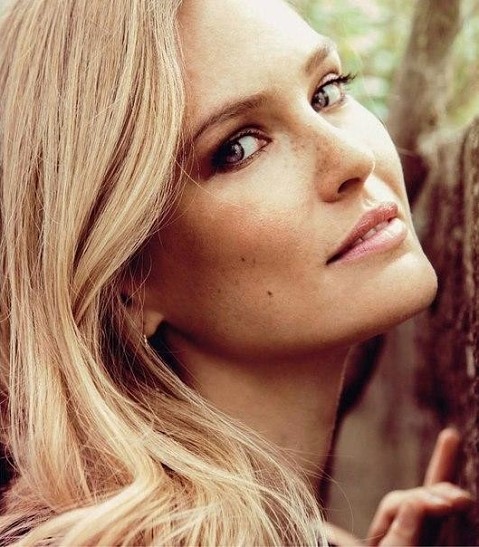 Беременная Бар Рафаэли снялась для Fashion Magazine