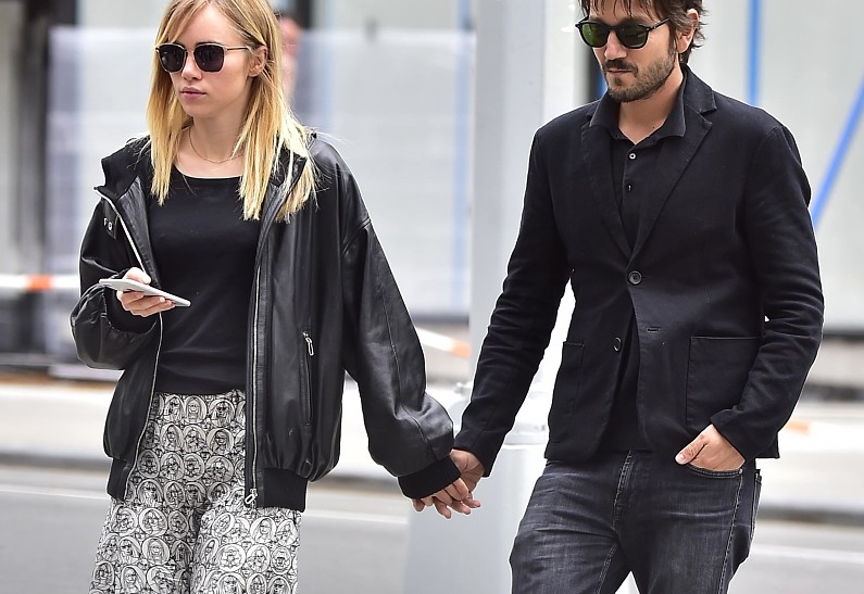 Сьюки Уотерхаус и Диего Луна подтвердили свой роман