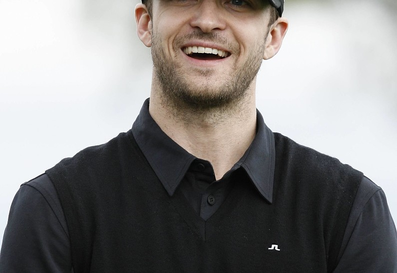 Джастин Тимберлейк поспешил на помощь женщине, которую ударили мячом для гольфа