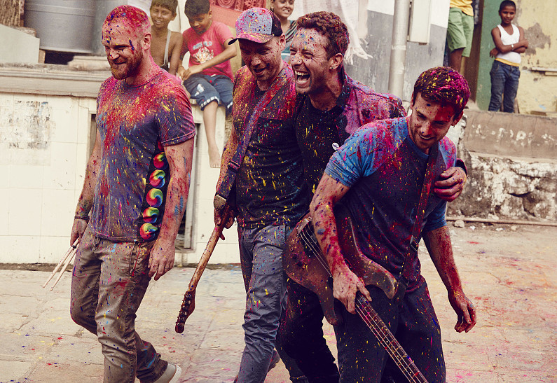 Ты особенный: Coldplay представили трогательное видео на песню Miracles (Someone Special)