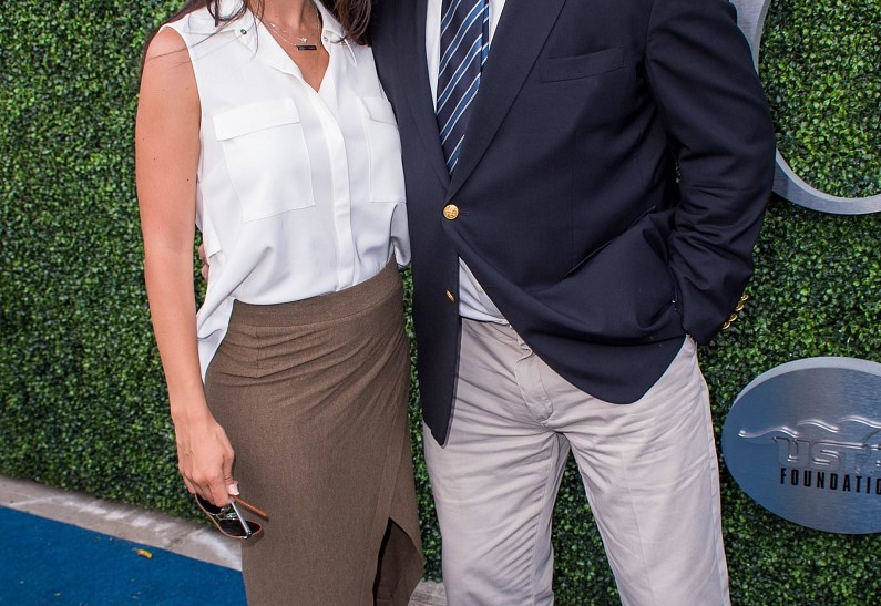 Хилария Болдуин поздравила мужа с годовщиной свадьбы, опубликовав серию архивных снимков