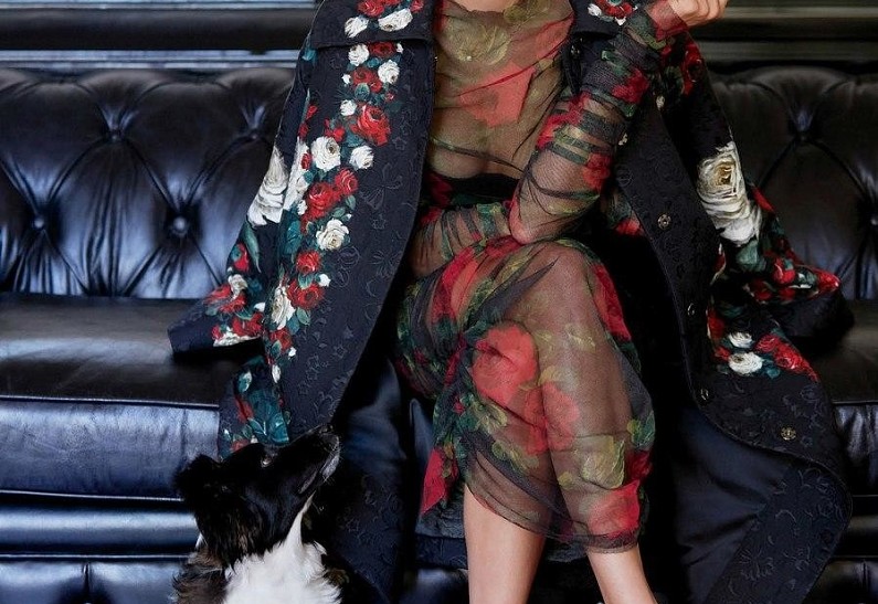 Долой косметичку: Нина Добрев призывает своих поклонниц отказаться от мейкапа