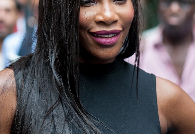 Серена Уильямс показала первое фото с новорожденной дочерью