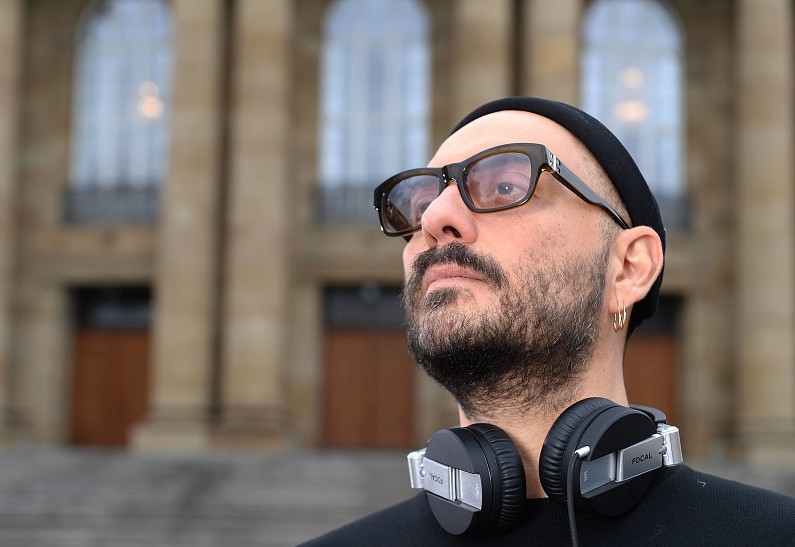 Суд отклонил прошение об отмене домашнего ареста Кирилла Серебренникова