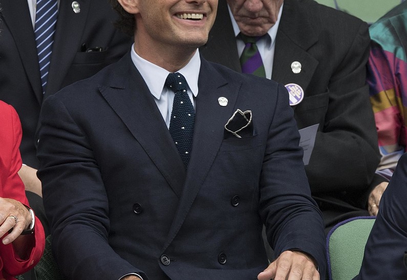 Джуд Лоу присоединится к Селене Гомес и Эль Фаннинг в следующем фильме Вуди Аллена