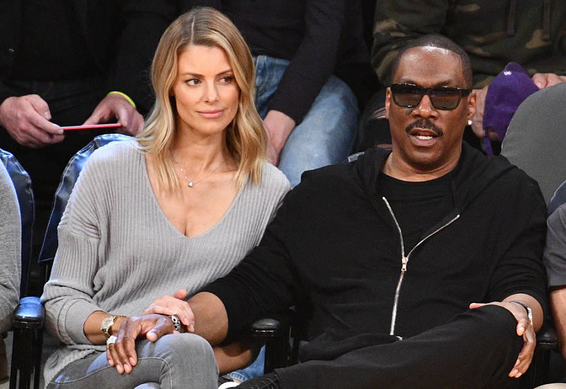 Эдди Мерфи сделал предложение матери своего десятого ребенка