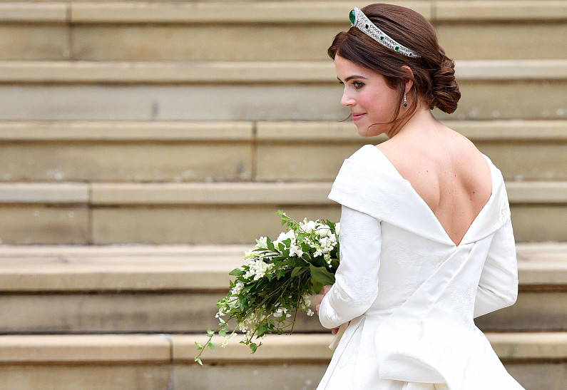 Второе свадебное платье принцессы Евгении вызвало бурные дискуссии в сети. Фото