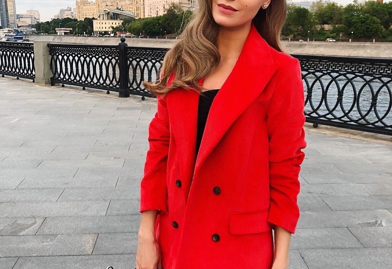 Кристина Асмус больше не скрывает лицо дочери