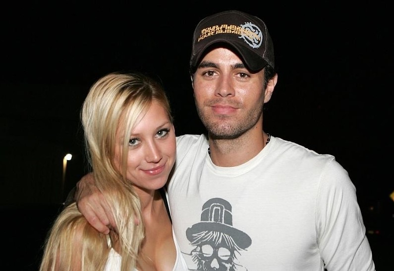 Энрике Иглесиас рассказал, почему они с Анной Курниковой никак не поженятся