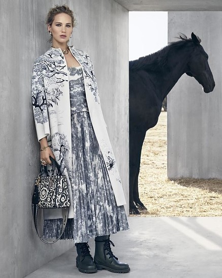Классика и шик: Дженнифер Лоуренс в рекламной кампании Dior