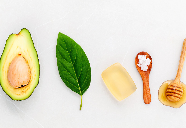 Почему не обязательно пить 2 литра воды в день, или 7 мифов о правильном питании