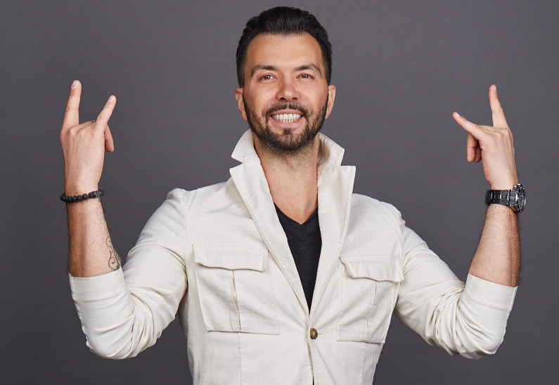 Денис Клявер выступит в Москве в Vegas City Hall