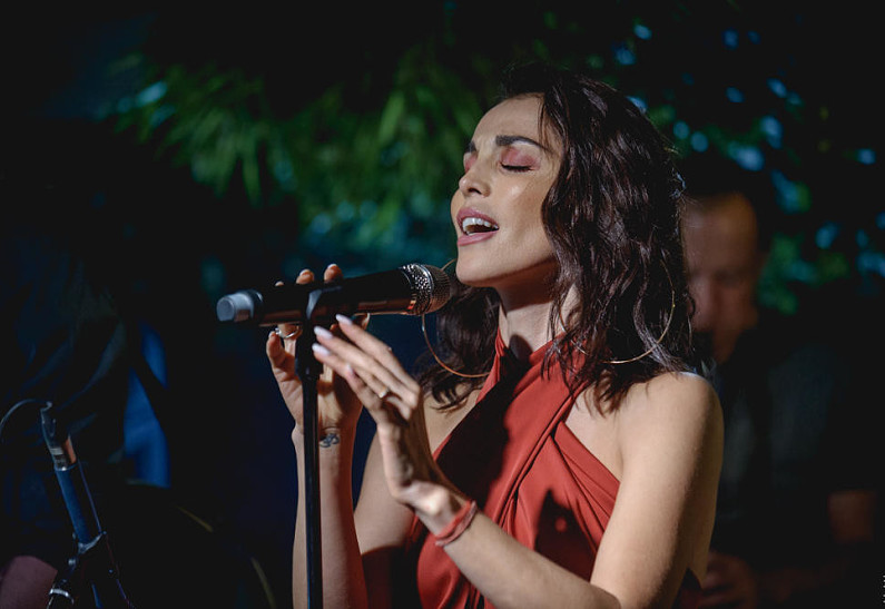 Сати Казанова записала совместный альбом с DJ Ravin