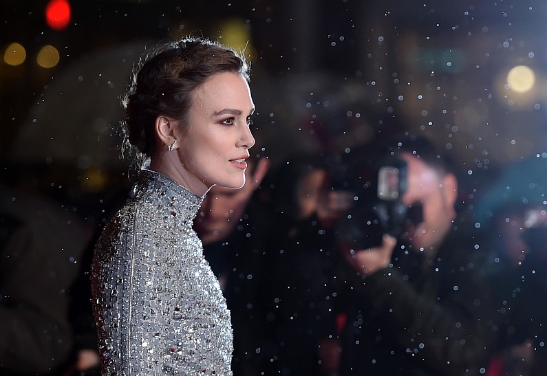 Кира Найтли выбрала для светского выхода платье в русском стиле