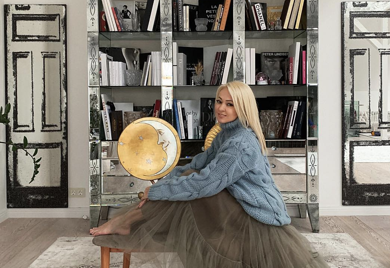 Яна Рудковская показала, как выглядит без макияжа