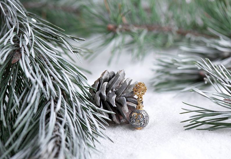 Художник-ювелир Владимир Михайлов представил эксклюзивное новогоднее украшение