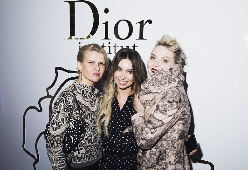 Рената Литвинова, Полина Киценко и другие звезды на рождественском коктейле в Институте красоты Dior