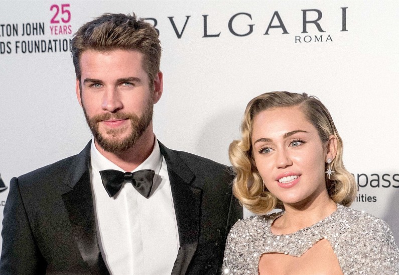 Друзья Майли Сайрус думают, что она беременна