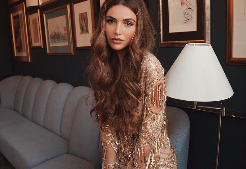 3 стильных образа с платьями для главной ночи в году