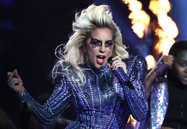 Леди Гага поразила фанатов эпатажными нарядами