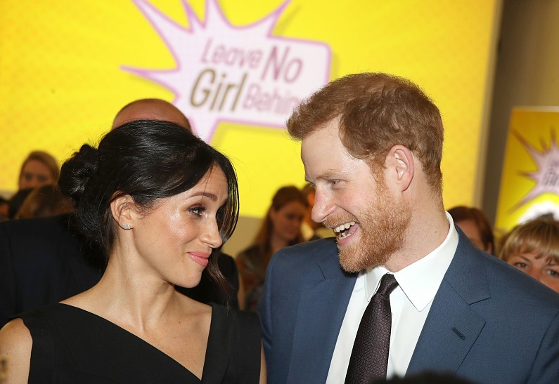 Принц Гарри влюбленно смотрел на Меган Маркл на приеме в Лондоне