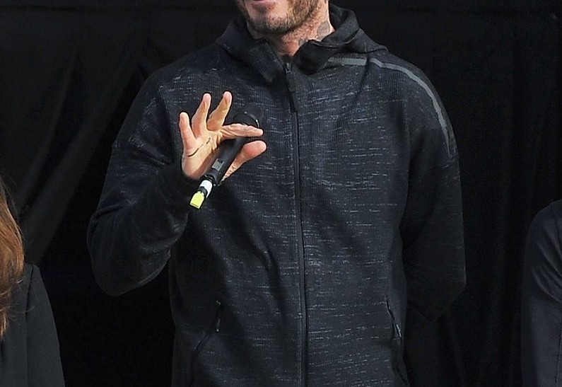 Дэвид Бекхэм научил 6-летнюю дочь водить: фото