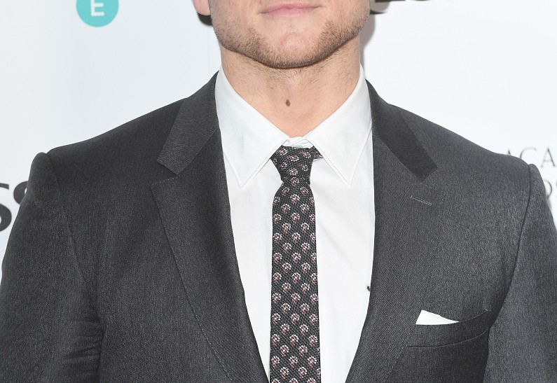 Тэрон Эджертон сыграет Элтона Джона в биографическом фильме о музыканте