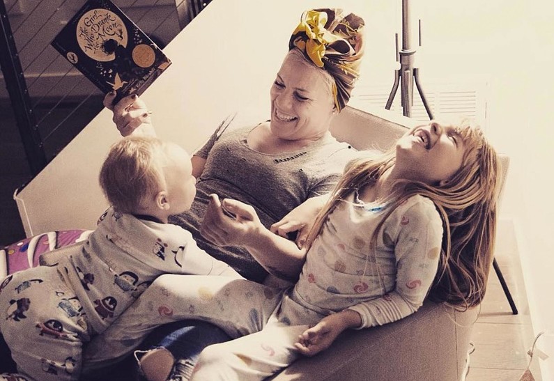 Дочь Пинк очаровала фанатов своей непосредственностью