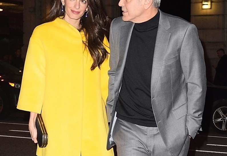 Джордж и Амаль Клуни в стильных образах сходили на свидание (фото)