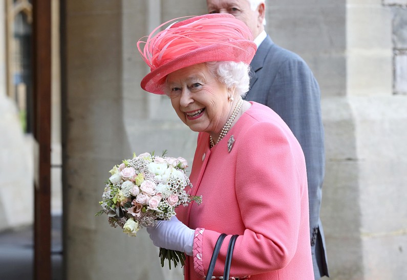 Стало известно, что королева Елизавета собирается подарить на свадьбу принца Гарри и Меган Маркл