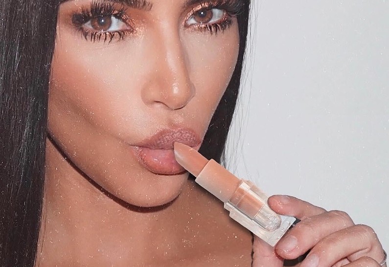 10 лучших средств для идеальной кожи по версии Ким Кардашьян (до 1500 рублей)