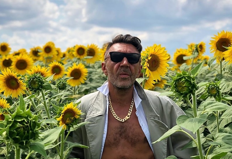 Сергей Шнуров путешествует по Италии с новой женщиной