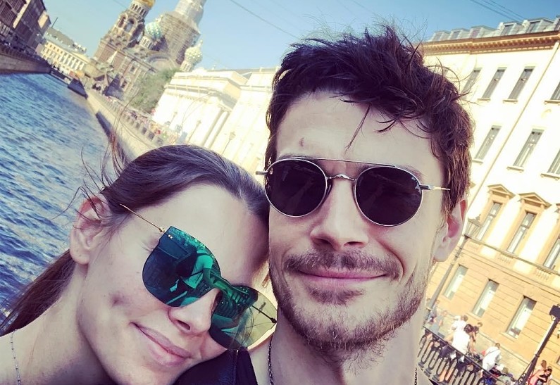 Елизавета Боярская и Максим Матвеев отдыхают в Питере. Вот так выглядит любовь!