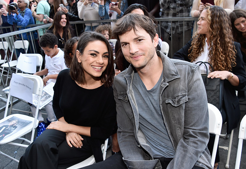 Неудавшееся свидание вслепую помогло Миле Кунис и Эштону Катчеру влюбиться