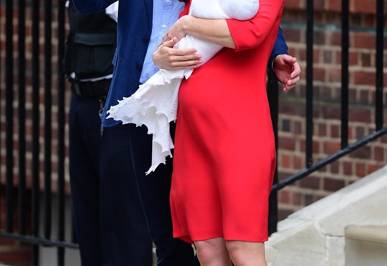 Крестины принца Луи: список крестных и другие подробности таинства