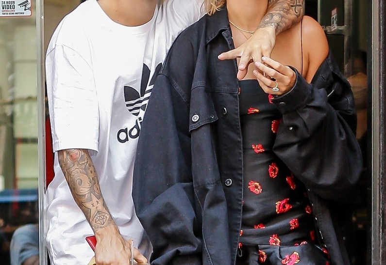 Инсайдер: Джастин Бибер и Хейли Болдуин тайно поженились