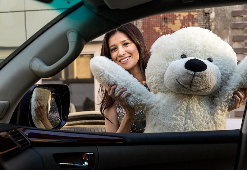 Андрей Бурковский и Александр Пашков борются за сердце Равшаны Курковой