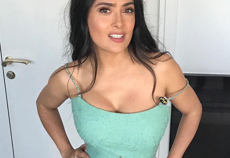 Роковая и дерзкая: Сальма Хайек украсила обложку итальянского GQ