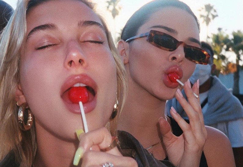 15 фото звезд, которые выглядят сексуально даже во время повседневных дел