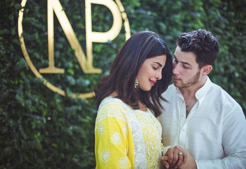 Мамы Приянки Чопры и Ника Джонаса танцуют вместе как лучшие подруги (видео)