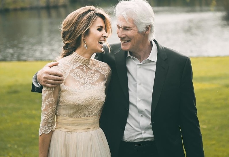Теперь официально: Ричард Гир станет отцом во второй раз
