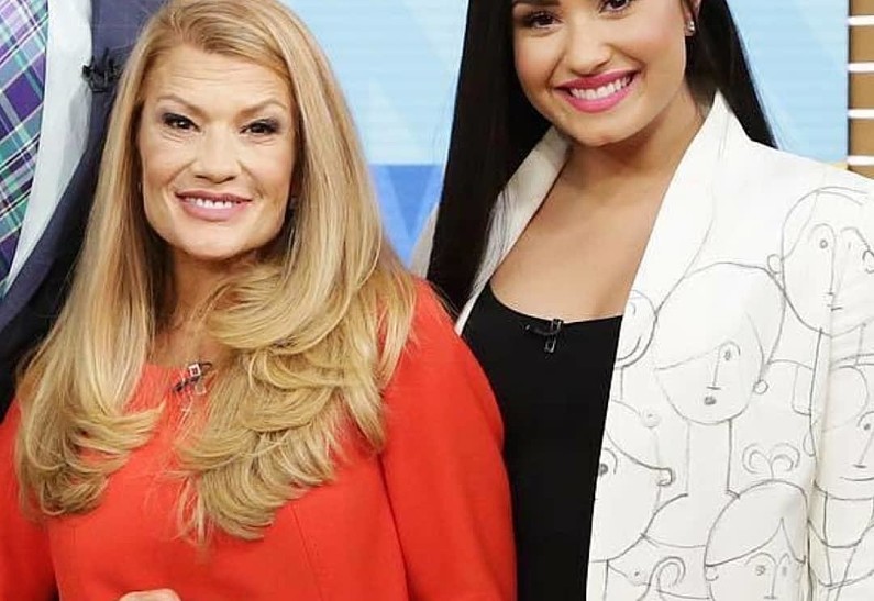 Мама Деми Ловато впервые высказалась о передозировке дочери