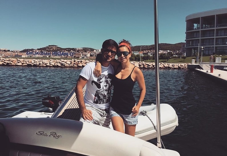 Муж Ани Лорак прилетел в Майами, где певица проводит каникулы с дочерью