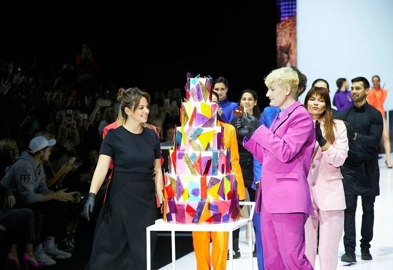 Торты стали частью fashion: на Неделе моды в Москве прошел показ тортов