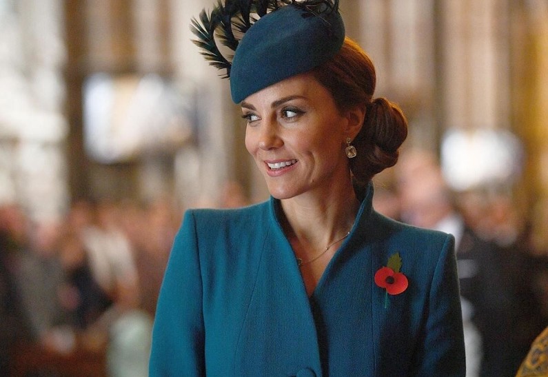 В сети появились фотографии Кейт Миддлтон в костюме на Хэллоуин