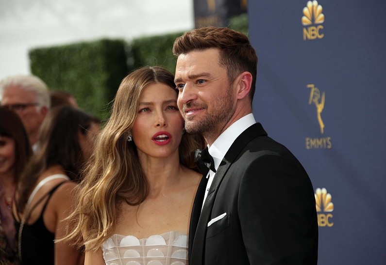 Джессика Бил отреагировала на фото, где Джастин Тимберлейк с другой девушкой