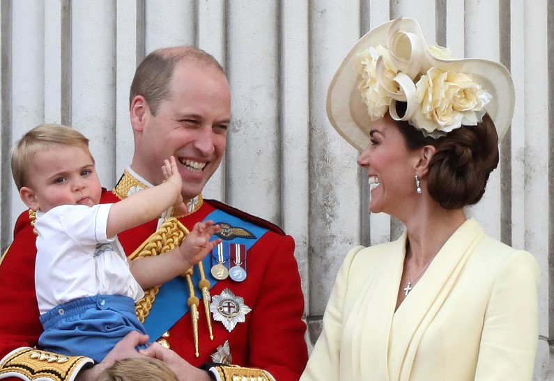 В сети впервые за долгое время появились снимки принца Луи